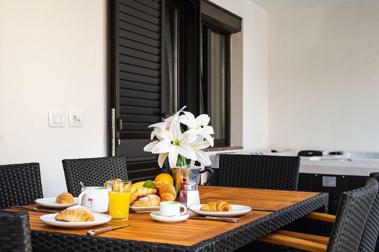 Apartment Auretta Novigrad  ภายนอก รูปภาพ