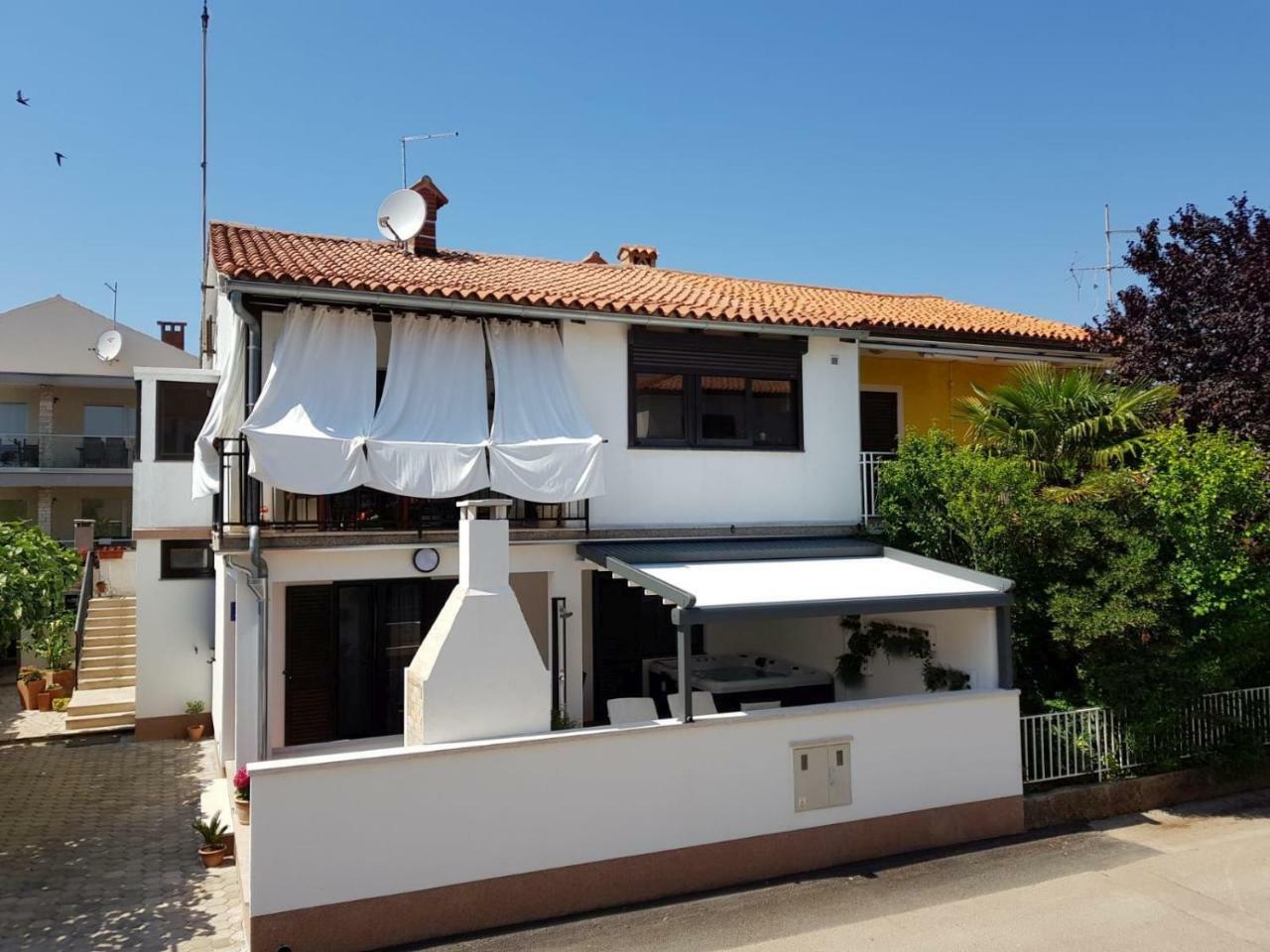 Apartment Auretta Novigrad  ภายนอก รูปภาพ
